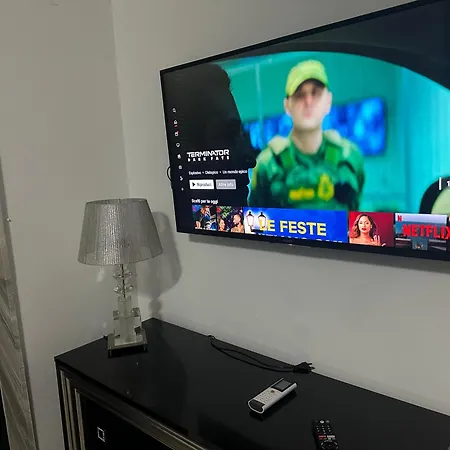 Amo Tower Center * 티라나