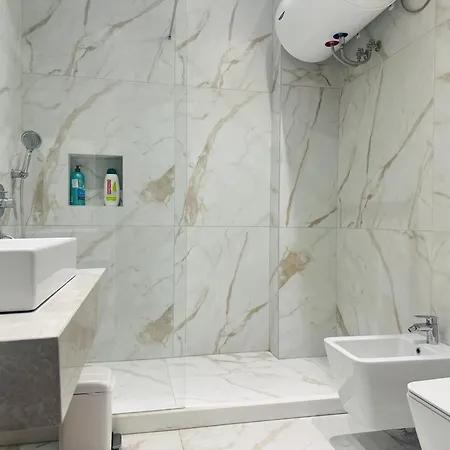 아파트 Amo Tower Center 티라나