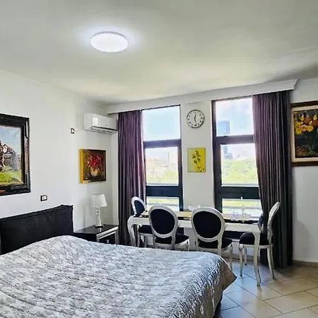 Amo Tower Center Apartment *