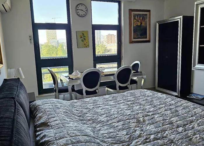 Amo Tower Center Апартаменты Тирана