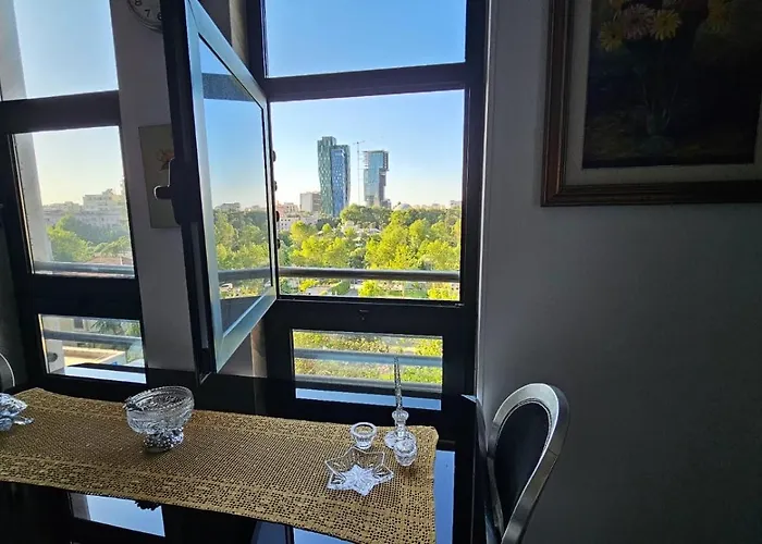 Amo Tower Center Lejlighed