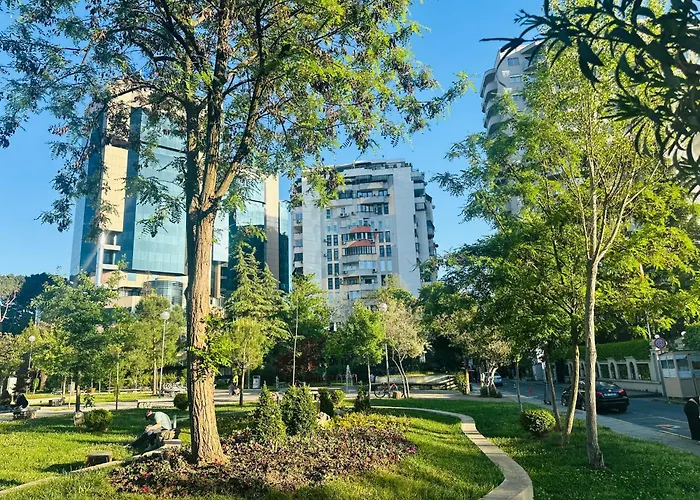 Amo Tower Center