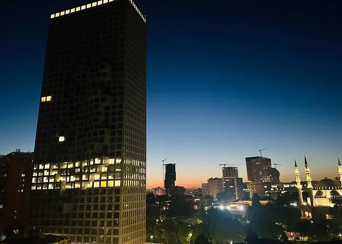 Amo Tower Center *